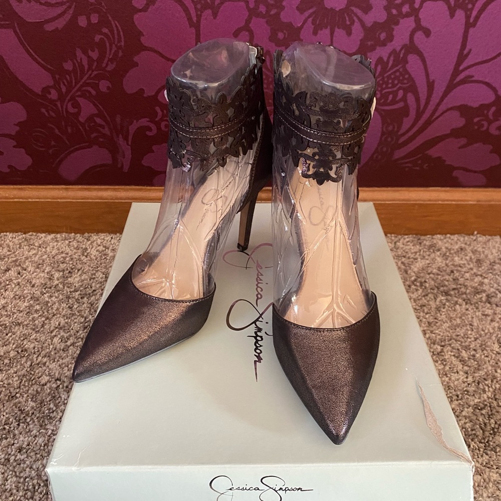 NWT Jessica Simpson Bronze Heels